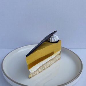 Mangó-krémtúró torta